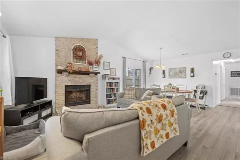 809 Dryden St, Virginia Beach, VA 23462