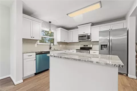 114 Raymond Dr, Hampton, VA 23666 photo 9