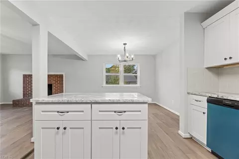 114 Raymond Dr, Hampton, VA 23666 photo 6