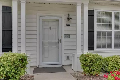 1096 Grace Hill Dr, Virginia Beach, VA 23455