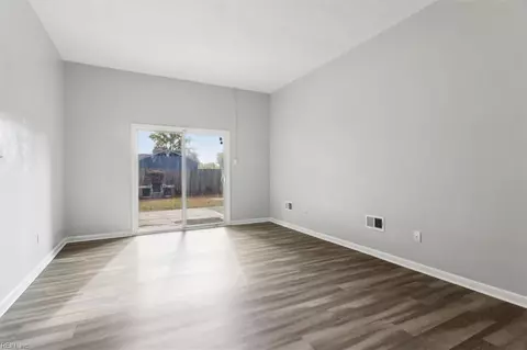 Living - 3323 Custer Ct, Hampton, VA 23666 photo 1 of 3