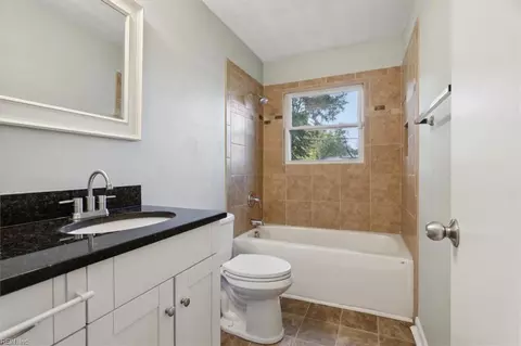 Bath - 3323 Custer Ct, Hampton, VA 23666 photo 2 of 3
