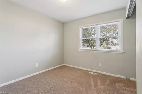 Bedroom - 3323 Custer Ct, Hampton, VA 23666 photo 4 of 5