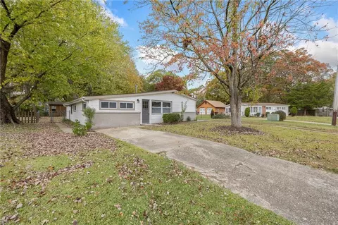 1303 Towanda Ct, Chesapeake, VA 23325