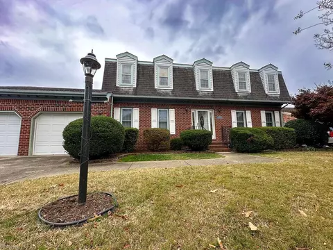 617 Woodstock Rd, Virginia Beach, VA 23464