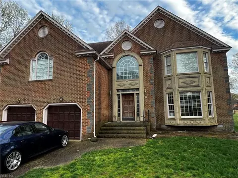 8 Waterford Cir, Hampton, VA 23666