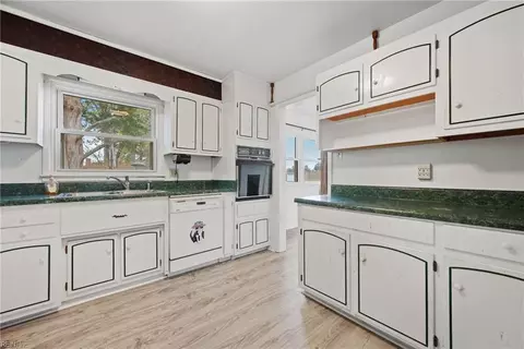 Kitchen - 85 Tide Mill Ln, Hampton, VA 23666 photo 2 of 2
