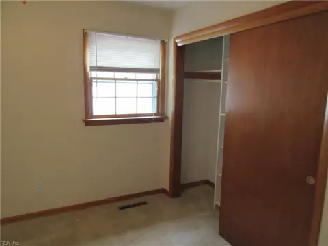 Bedroom - 1219 Pineview Ave, Norfolk, VA 23503 photo 4 of 5