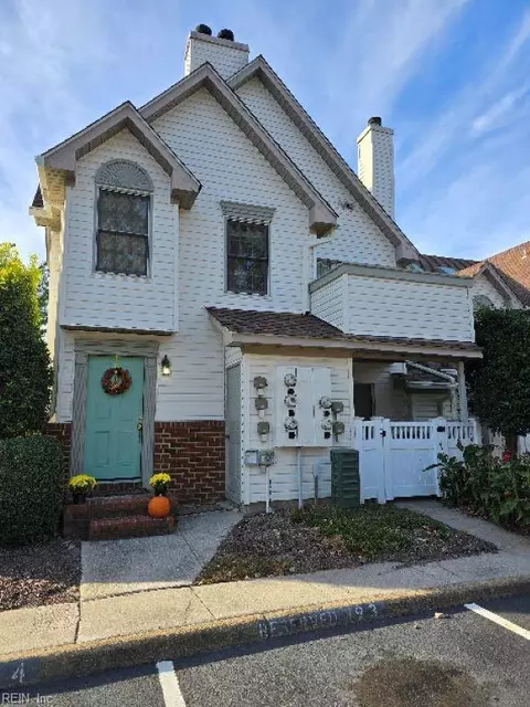 1 Tamarisk Quay Quay #I, Hampton, VA 23666
