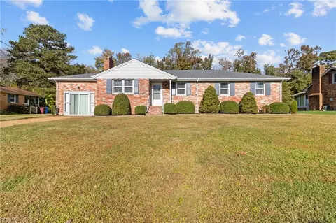 428 Beauregard Dr, Chesapeake, VA 23322