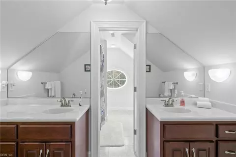 Bath - 7243 Freeman Rd, Wakefield, VA 23888 photo 5 of 6