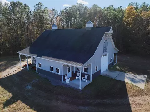 Exterior - 7243 Freeman Rd, Wakefield, VA 23888 photo 7 of 8