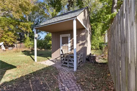 Exterior - 502 Smiley Rd, Hampton, VA 23663 photo 4 of 8