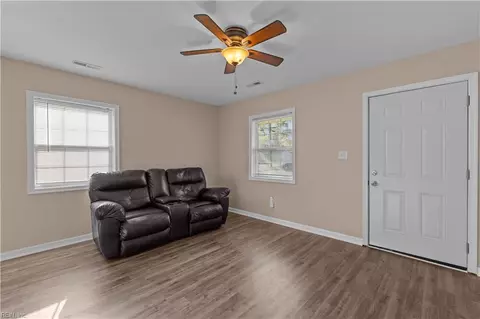 Living - 502 Smiley Rd, Hampton, VA 23663 photo 1 of 3