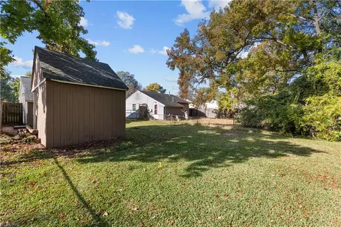 Exterior - 502 Smiley Rd, Hampton, VA 23663 photo 7 of 8
