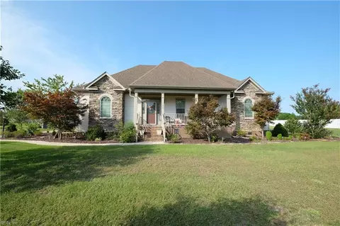 126 Fox Ln, Moyock, NC 27958