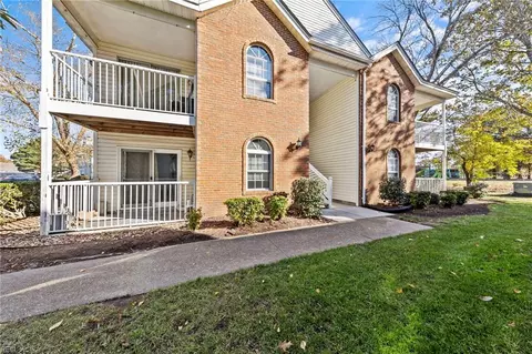 1343 Ivywood Rd, Virginia Beach, VA 23453