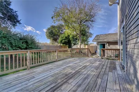 Exterior - 2071 E Ocean View Ave, Norfolk, VA 23503 photo 7 of 12