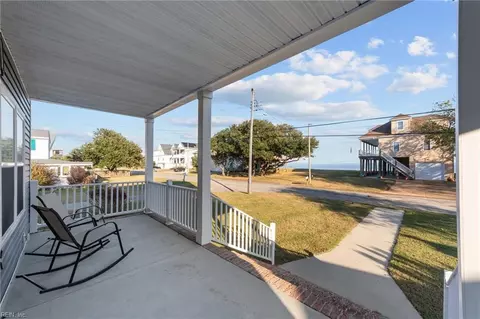 Exterior - 17 Lighthouse Rd, Hampton, VA 23664 photo 2 of 8