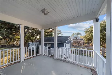 Exterior - 17 Lighthouse Rd, Hampton, VA 23664 photo 8 of 8