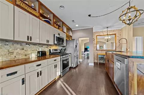 Kitchen - 17 Lighthouse Rd, Hampton, VA 23664 photo 1 of 4