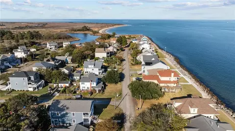 View/Area - 17 Lighthouse Rd, Hampton, VA 23664 photo 2 of 6