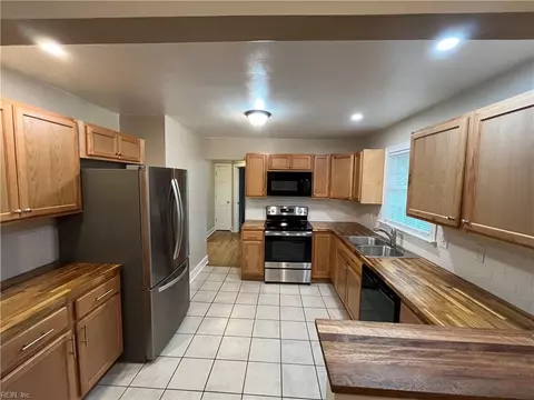 Kitchen - 264 Orange Ave, Norfolk, VA 23503 photo 1 of 2