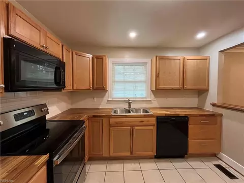 Kitchen - 264 Orange Ave, Norfolk, VA 23503 photo 2 of 2