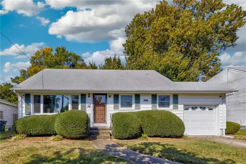 5324 Roslyn Dr, Norfolk, VA 23502