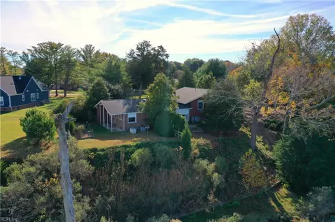209 Moonefield Dr, Smithfield, VA 23430 photo 9