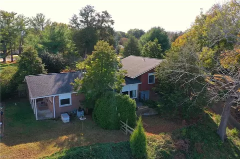 209 Moonefield Dr, Smithfield, VA 23430 photo 10
