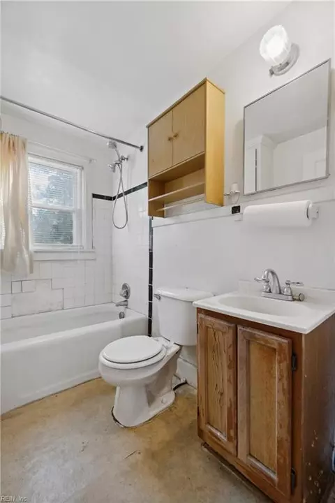 Bath - 6324 Avon Rd, Norfolk, VA 23513 photo 3 of 3