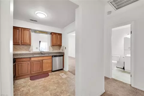 9 Owl Creek Ct, Hampton, VA 23669 photo 9