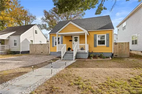 Exterior - 625 Augusta St, Hampton, VA 23669 photo 2 of 6
