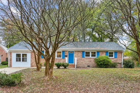 852 Catalina Dr, Newport News, VA 23608