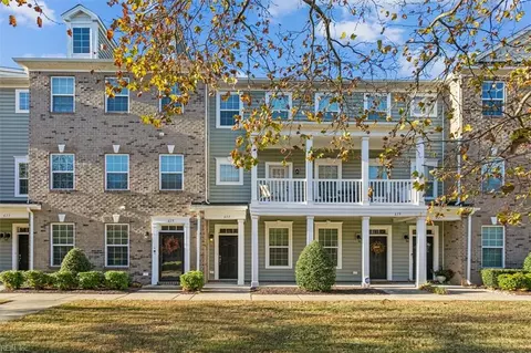 617 Freeman Dr, Hampton, VA 23666