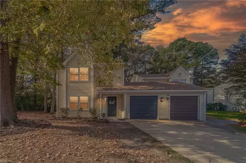 8 Romsey Cir, Chesapeake, VA 23320
