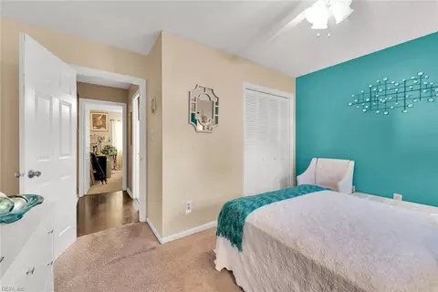 Bedroom - 6 Leahs Trce, Hampton, VA 23666 photo 2 of 5