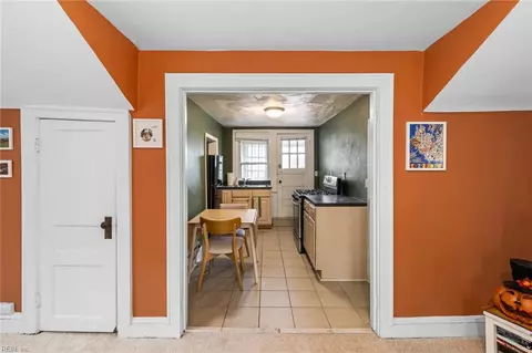 Entry Way - 623 Westover Ave, Norfolk, VA 23507 photo 6 of 6