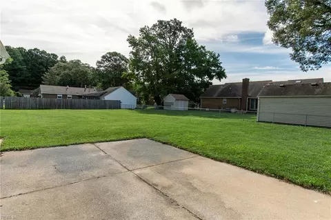 Exterior - 102 Beach Rd, Hampton, VA 23664 photo 9 of 9