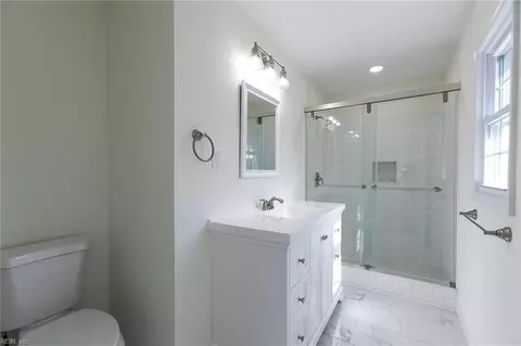 Bath - 102 Beach Rd, Hampton, VA 23664 photo 1 of 5