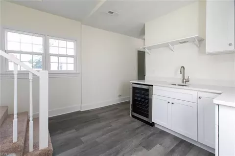 Entry Way - 102 Beach Rd, Hampton, VA 23664 photo 5 of 5