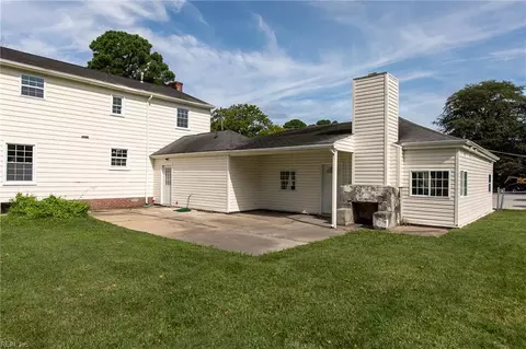 Exterior - 102 Beach Rd, Hampton, VA 23664 photo 8 of 9