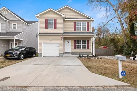 1011 Middle St, Chesapeake, VA 23324