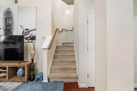 Entry Way - 3963 Rex Cir, Chesapeake, VA 23321 photo 7 of 11