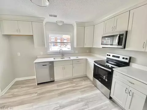 1157 Clydesdale Ln, Virginia Beach, VA 23464