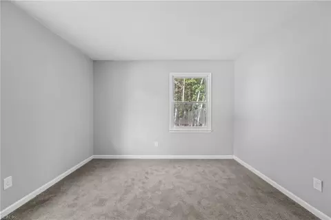 Bedroom - 5517 Millwood Dr, Gloucester, VA 23061 photo 2 of 4