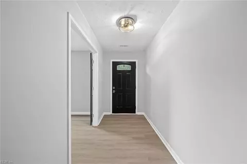 Entry Way - 5517 Millwood Dr, Gloucester, VA 23061 photo 1 of 2