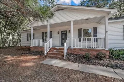 5517 Millwood Dr, Gloucester, VA 23061