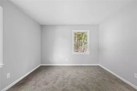 Bedroom - 5517 Millwood Dr, Gloucester, VA 23061 photo 4 of 4
